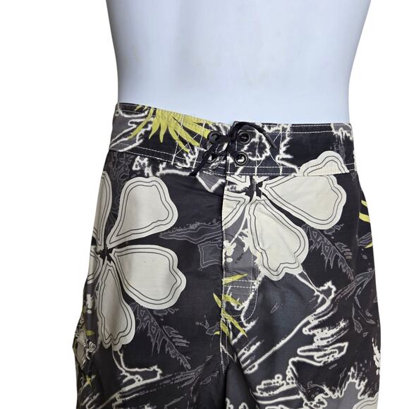 Tommy Bahama‎ Relax Mens Swim Trunks Medium Tropical Print Lined Pockets - Picture 2 of 9